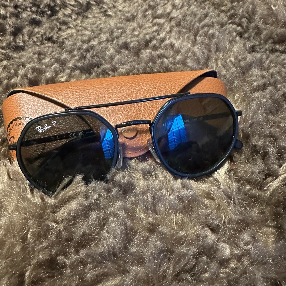 Ray-Ban Black/ green polarized sunglasses